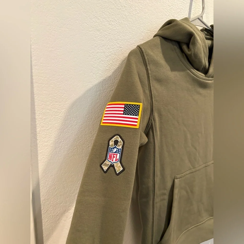 Youth Nike Olive Los Angeles Rams 2025 Salute to Service Club Fleece Hoodie
